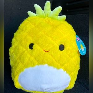 NWT Maui the Pineapple 🍍 Fuzzamallow 12" Squishmallows
